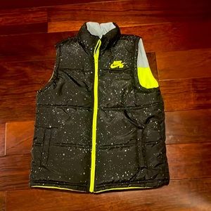 Boys Nike SB reversible vest. Size 10-12